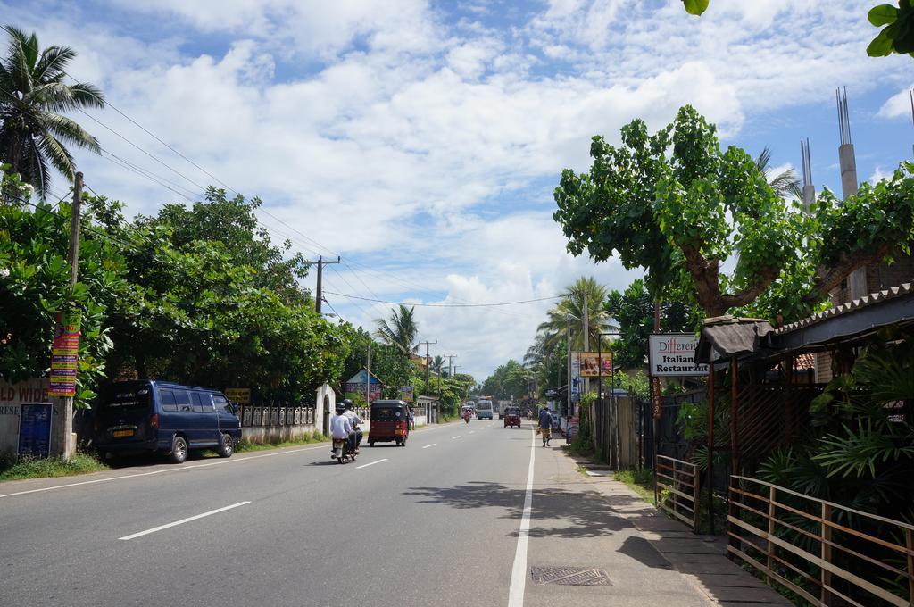 Tandem Guesthouse Hikkaduwa Ngoại thất bức ảnh