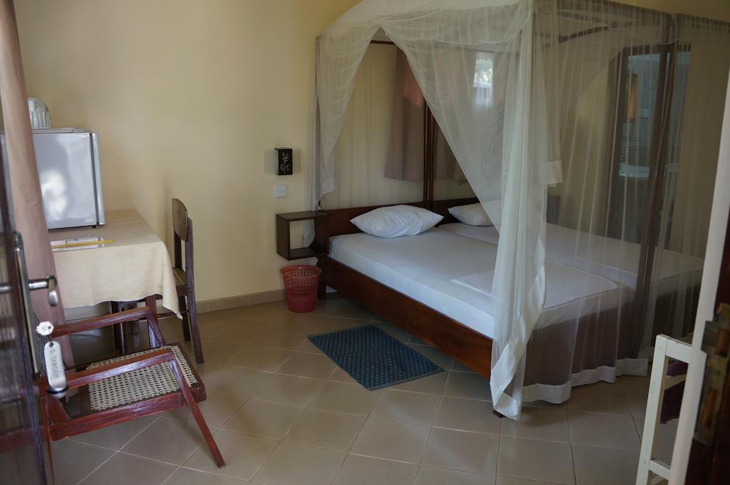 Tandem Guesthouse Hikkaduwa Ngoại thất bức ảnh