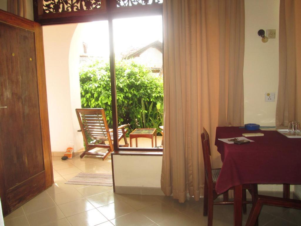 Tandem Guesthouse Hikkaduwa Ngoại thất bức ảnh